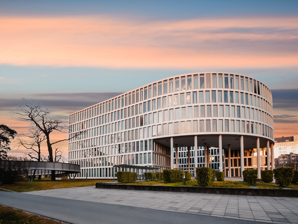 immobilie das auge darmstadt atrium eingang rund